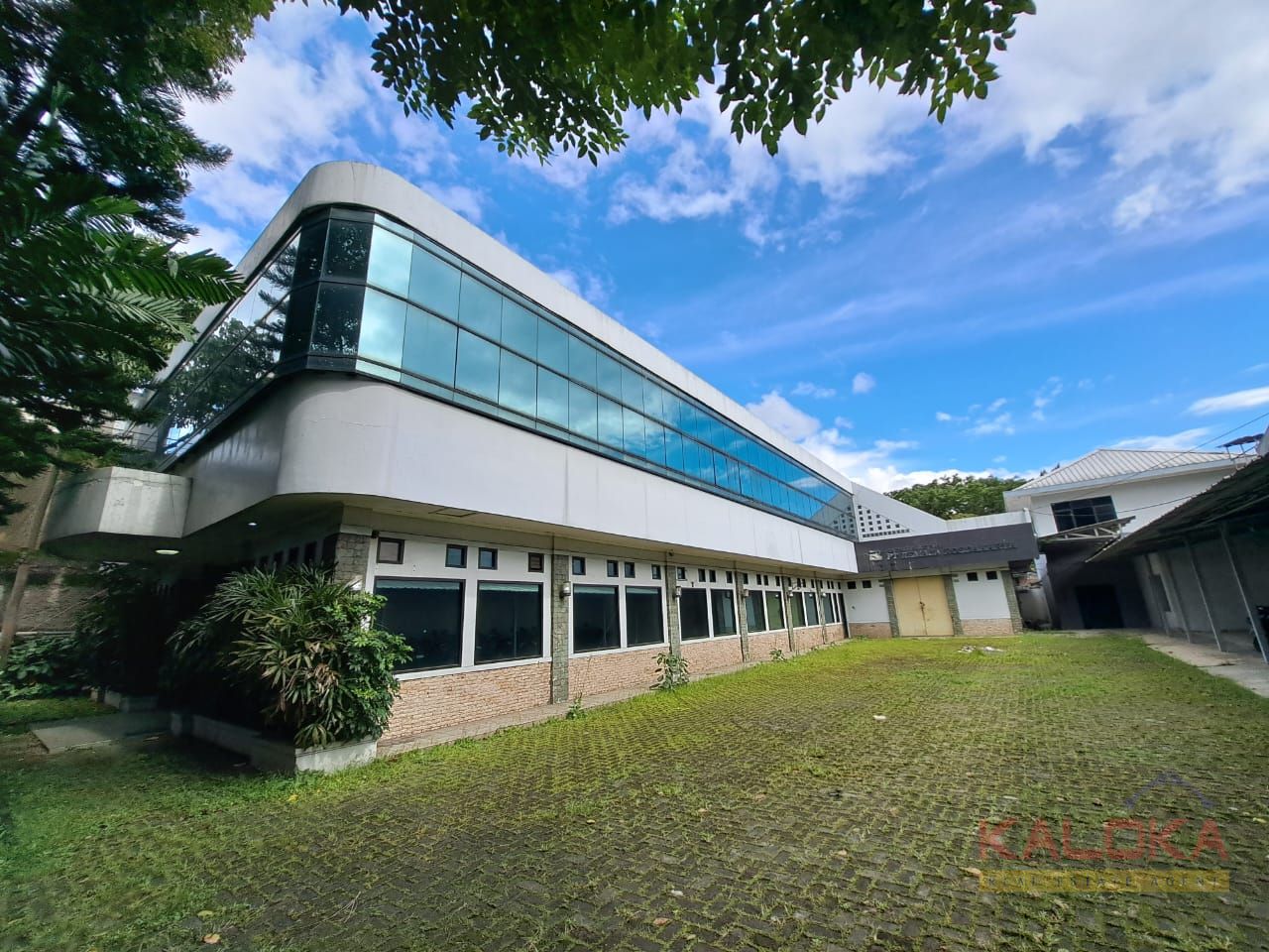 Murah... Gedung Kantor dan Gudang SHM Pusat Kota Bandung