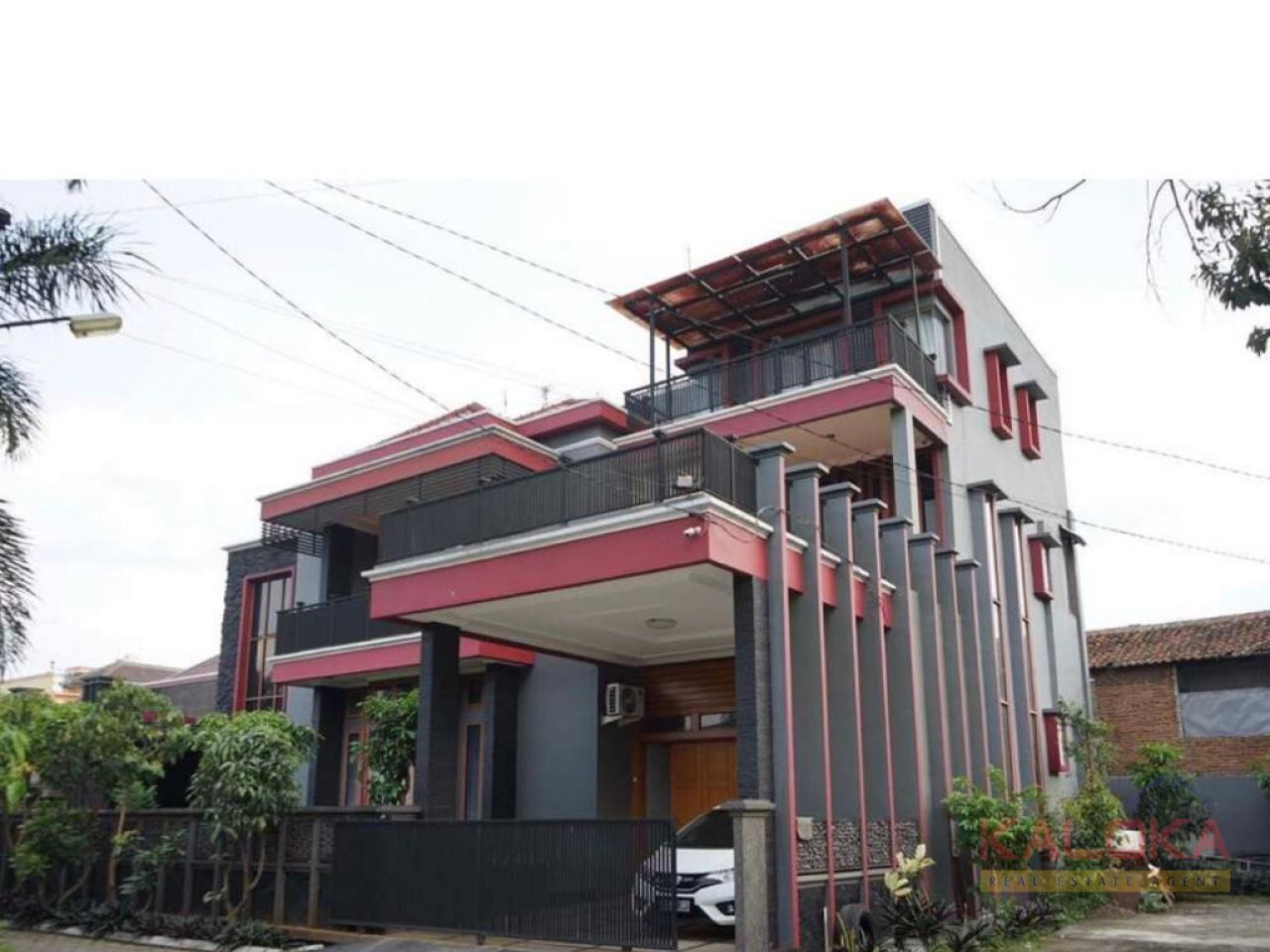 Jual Cepat Rumah Mewah di Komplek Batu Karang Cipamokolan